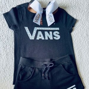 Short set with matching bow